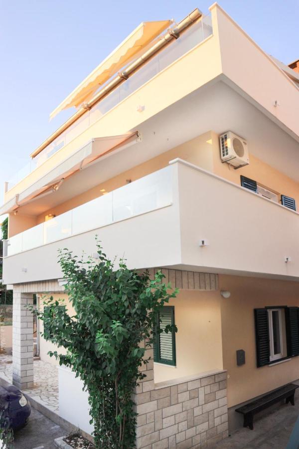 Apartments Keko Примоштен Экстерьер фото