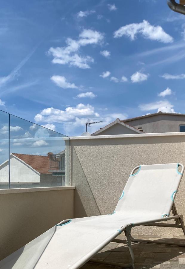 Apartments Keko Примоштен Экстерьер фото
